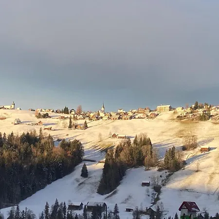 Проживание в семье Ursulas View *